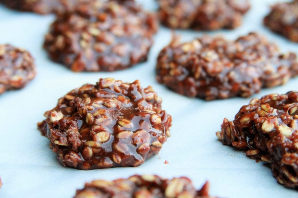 Pé de moleque de aveia com chocolate e óleo de coco