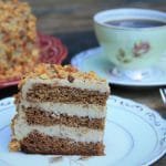 Receita de bolo de aniversário sem glúten e sem lactose feito no liquidificador muito saboroso e fácil de preparar