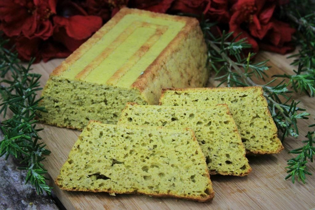 pão de batata doce de liquidificador sem glúten e sem lactose super saboroso com um toque alecrim - amor pela comida