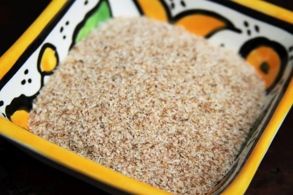 Psyllium fibra natrual dentro pote amarelo
