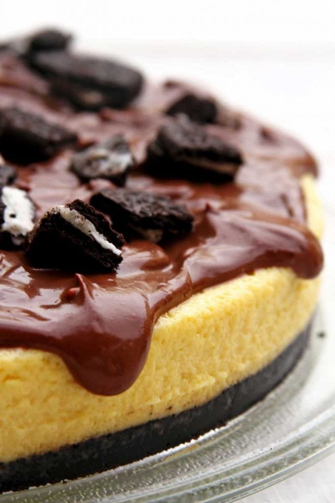 Receita de Cheesecake de Oreo com cobertura de ganache muito deliciosa