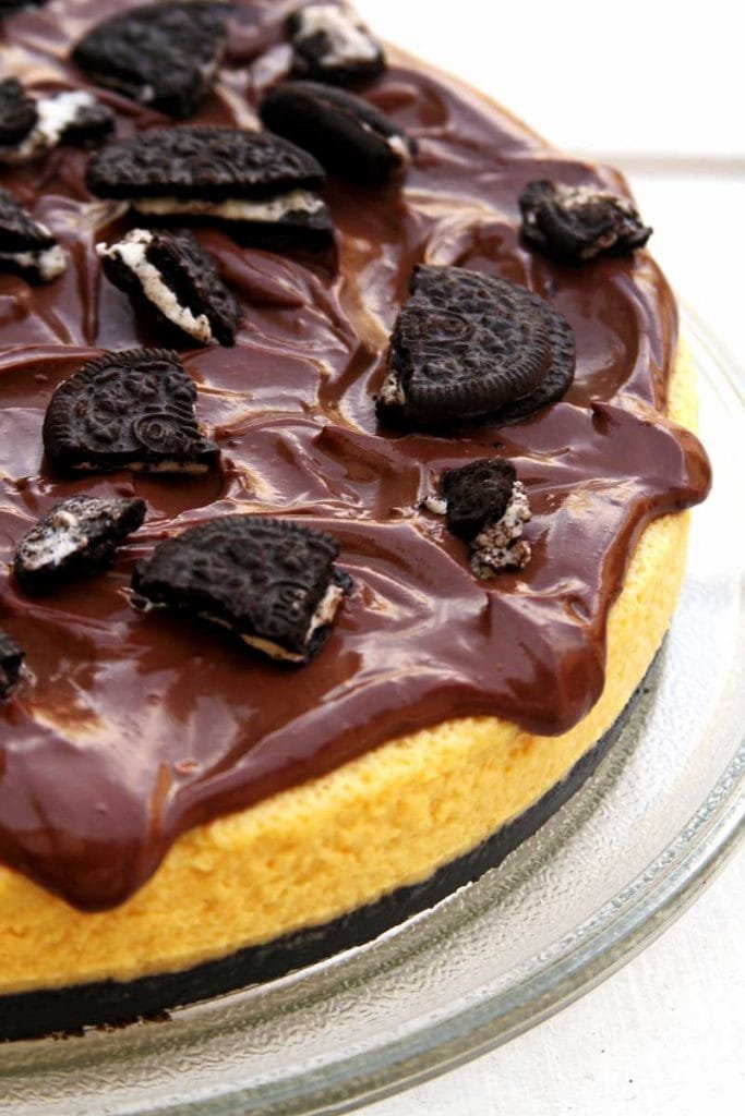 Receita de Cheesecake de Oreo com cobertura de ganache muito deliciosa