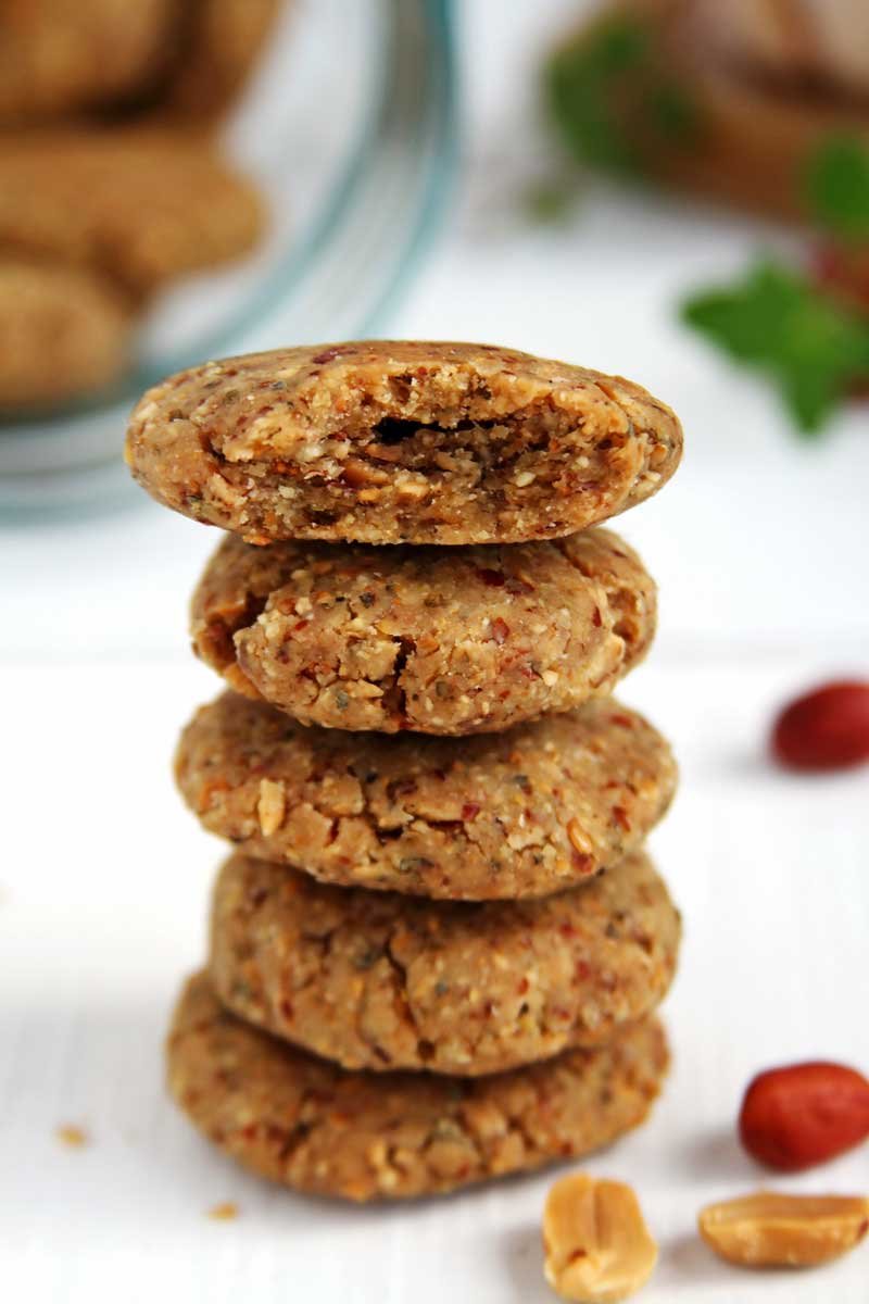 Easy recipe for gluten-free and lactose-free pizza-flavored vegan salty cookies