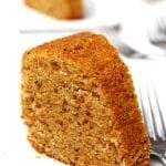 Bolo de fubá fofinho feito rapidamente no liquidificador sem glúten e sem lactose