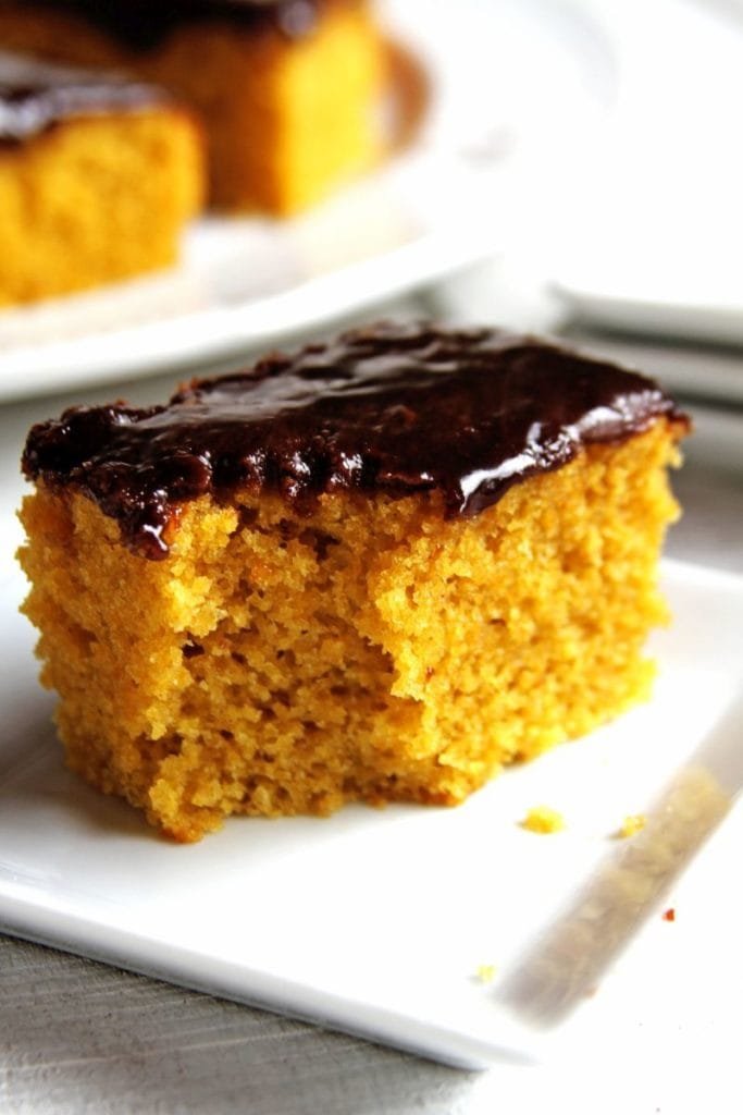 Receita de bolo de cenoura com cobertura de chocolate sem glúten e sem lactose