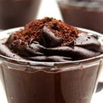 Musse de chocolate vegano sem abacate muito nutritivo e saboroso. É perfeito para quem ama chocolate e está de dieta, você nunca vai adivinhar qual é o ingrediente secreto