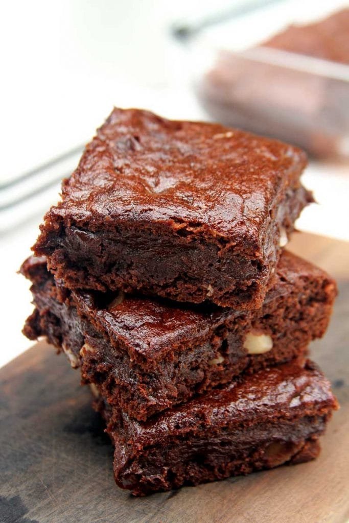 Receita de Brownie Vegano sem glúten, sem soja, sem ovo, sem leite, muito simples e rápido de preparar!