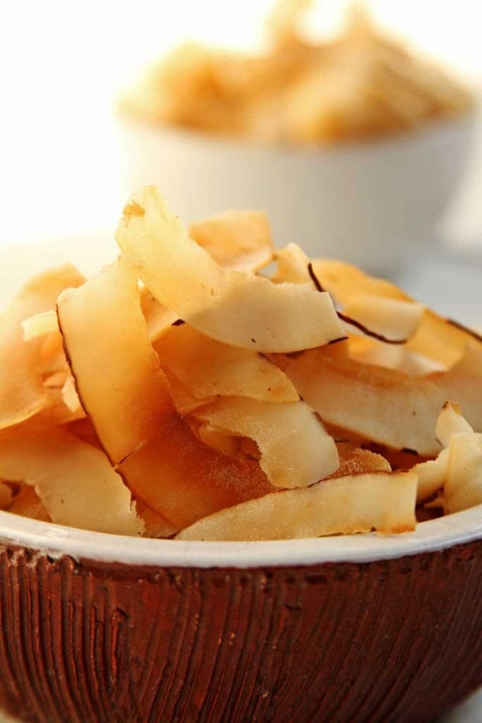 Receita de Chips de Coco caseiro super crocante e simples de preparar!