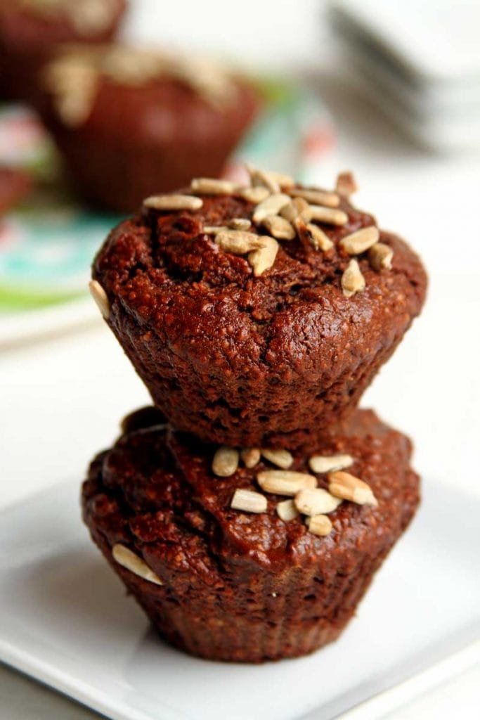 Receita de bolo de chocolate vegano fofinho, sem glúten, sem seja, sem leite, sem ovo macio e saboroso