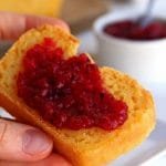 Receita de Pão de Fubá caseiro simples de preparar, sem glúten, sem lactose e sem ovo! Receita de pão de fubá vegano!