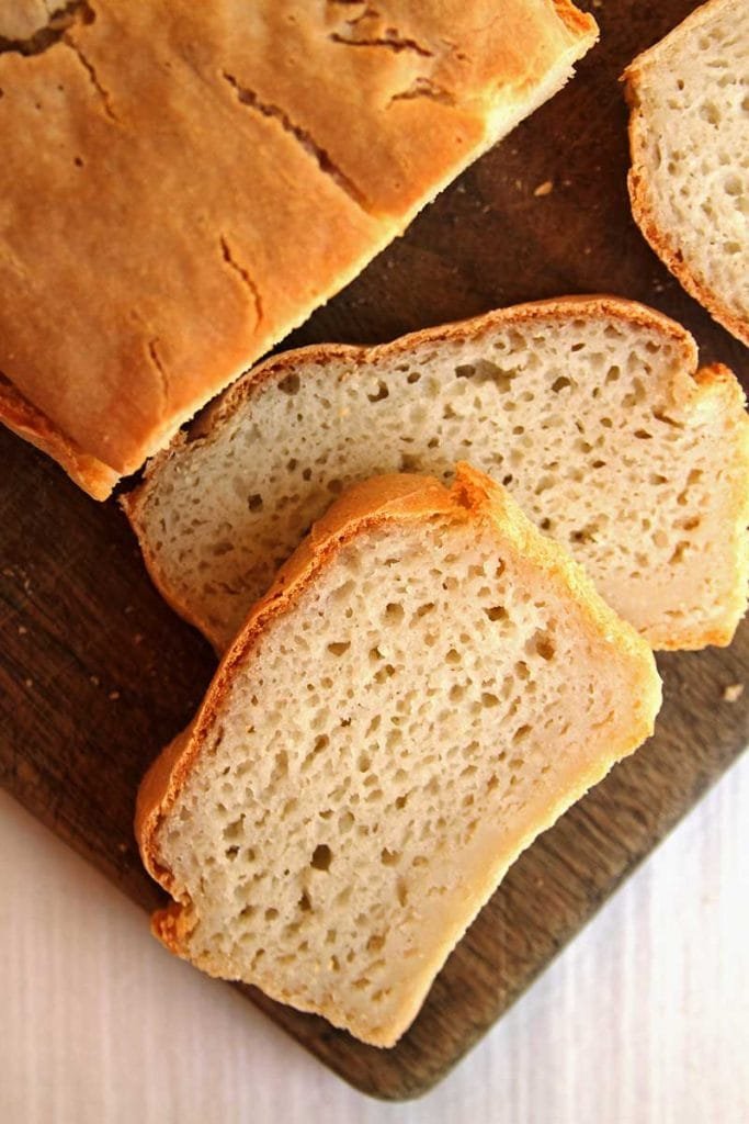 Receita de pão com farinha de arroz sem glúten, sem ovo, sem leite. Receita de pão vegano rápido e fácil!