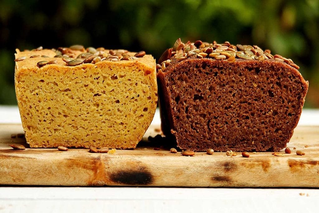 Pão vegano de farinha de Teff e sua versão utilizando a farinha de milho