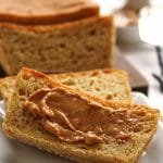 Receita de pão sem glúten e sem lactose vegano rápido e fácil feito com farinha de painço Giroil, quinoa em flocos, psyllium e polvilho doce.