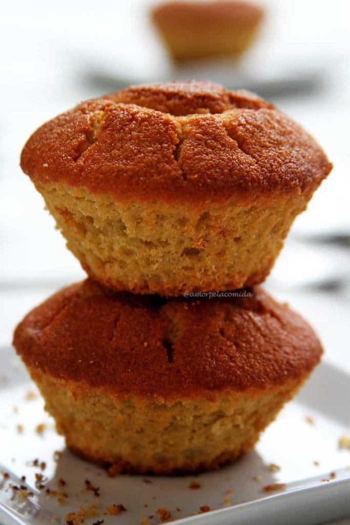 Bolo de abacaxi de liquidificador fit funcional com farinha de coco e aveia sem glúten sem lactose fofinho