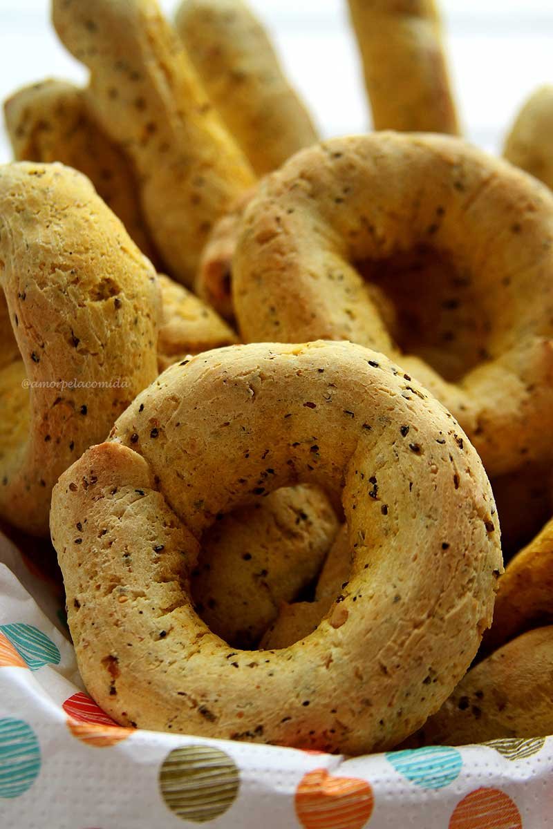 Receita de Biscoito de Polvilho azedo assado sem leite super simples de preparar