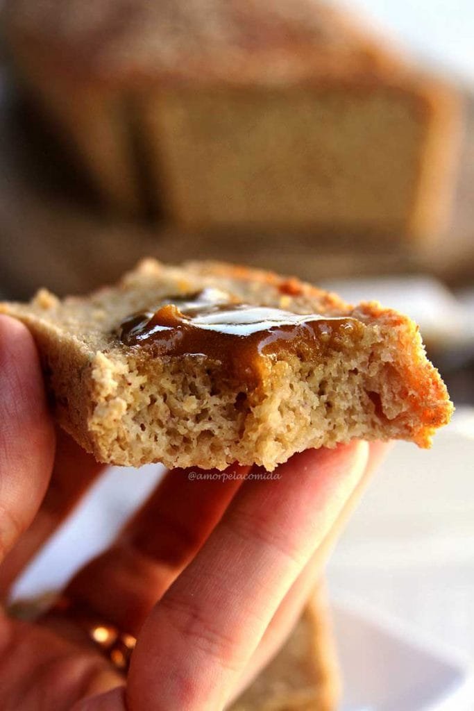 Pão de quinoa integral sem glúten, sem lactose muito simples de preparar vegano