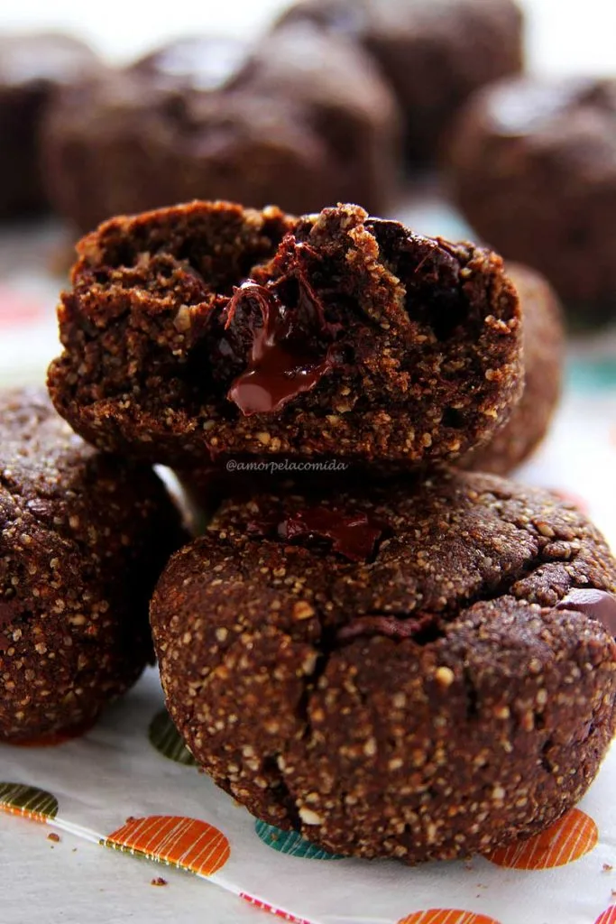 COOKIE INTEGRAL DE CHOCOLATE FIT SEM GLÚTEN SEM LACTOSE VEGANO Receita de cookies fit integral sem glúten, sem leite, sem ovo, vegano!