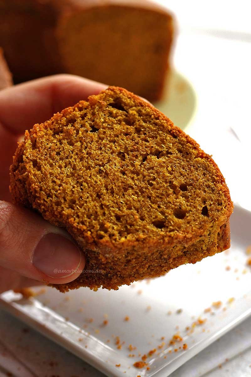 Receita de bolo de abóbora fit sem glúten com farinha de arroz feita no liquidificador