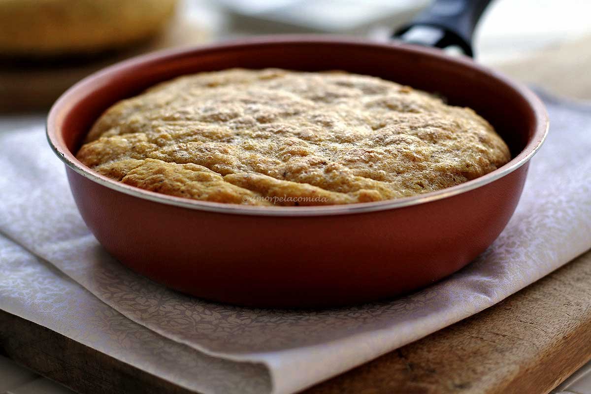 Receita de pão de frigideira fitness sem glúten sem lactose e sem ovo feito apenas com um garfo em menos de 15 minutos!