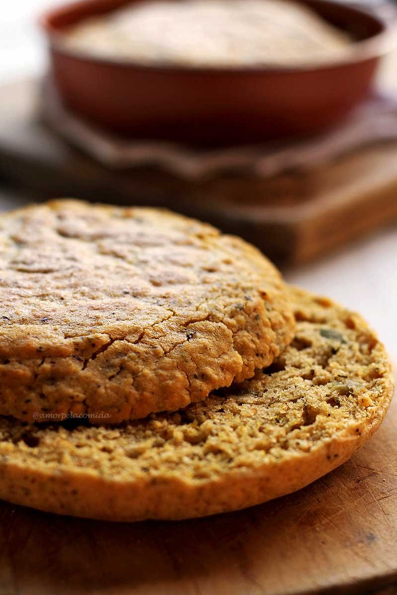 Pão de Frigideira fit com fubá e aveia sem glúten, sem ovo, sem soja, sem lactose, vegano