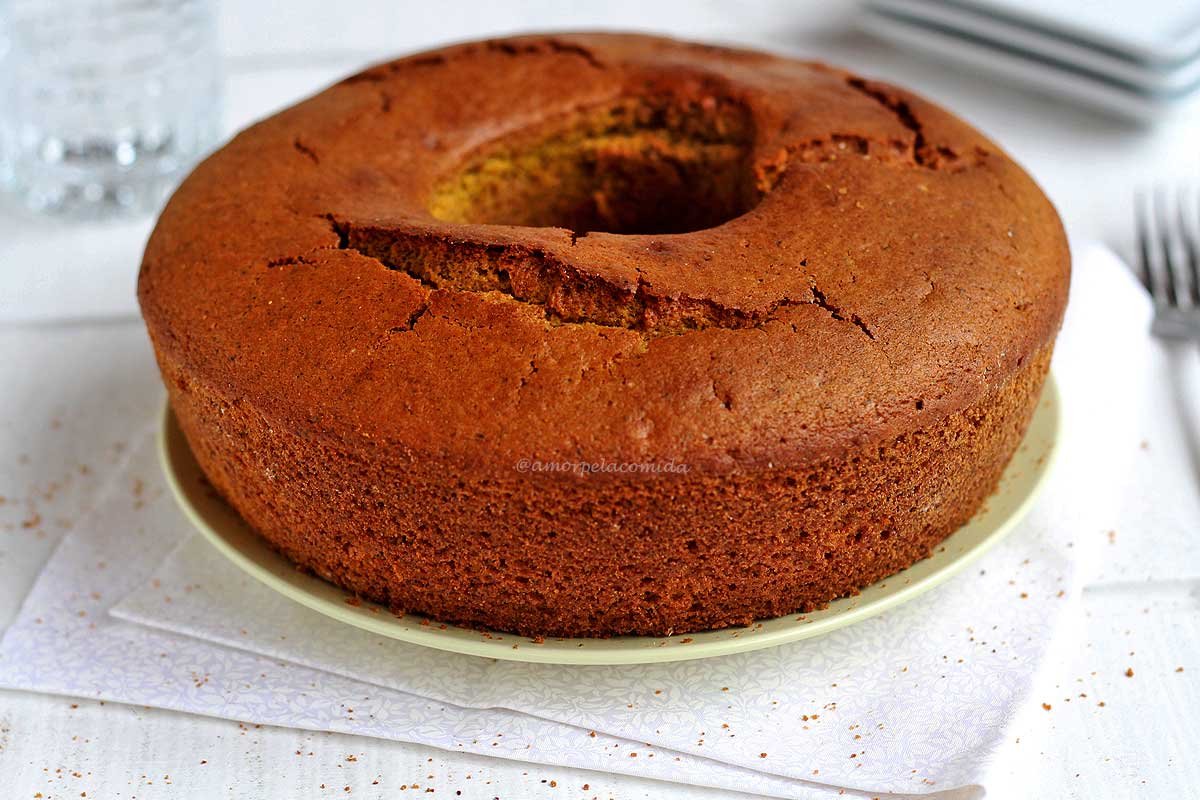 Receita de bolo de abóbora fofinho de liquidificador com abóbora cabotiá madura sem glúten e sem lactose