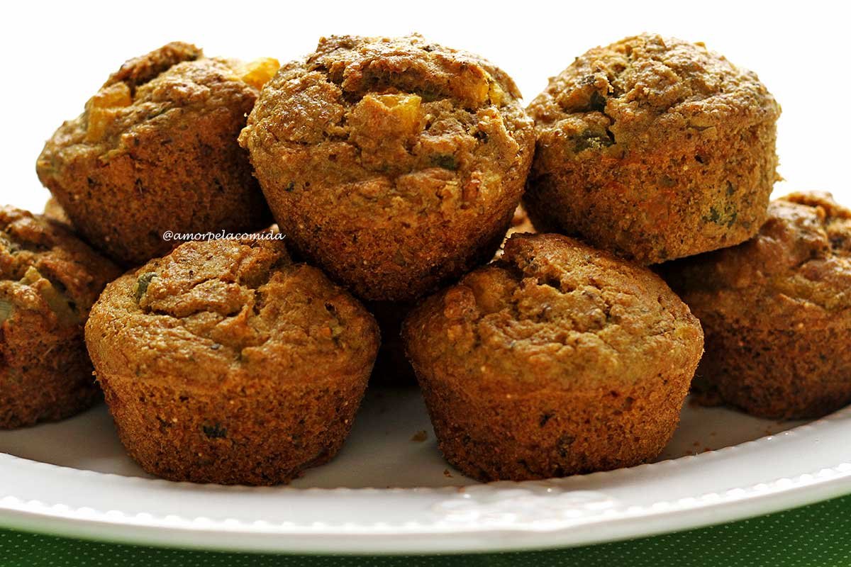 Receita de muffin salgado de legumes feito no liquidificador sem glúten e sem lactose