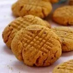 多くのケーキのトウモロコシの白いタオル