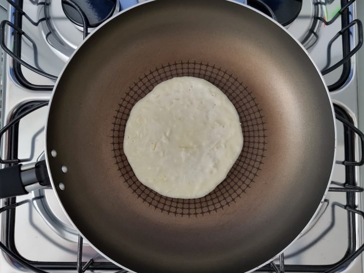 Pão de queijo de frigideira